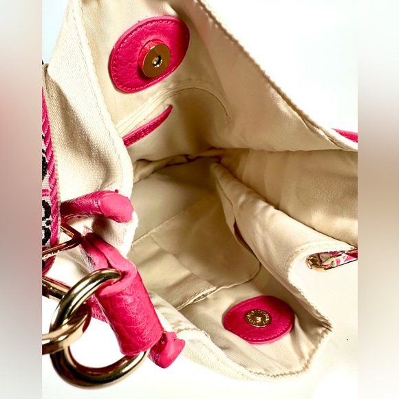 Ah-Dorned Stylish Messenger Women's Bag - Picture 9 of 10